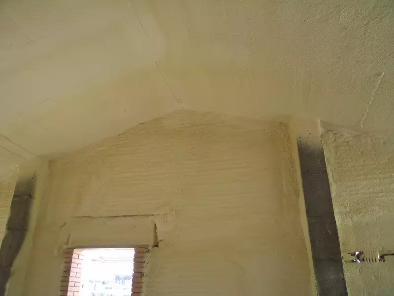 inyectado techo ático