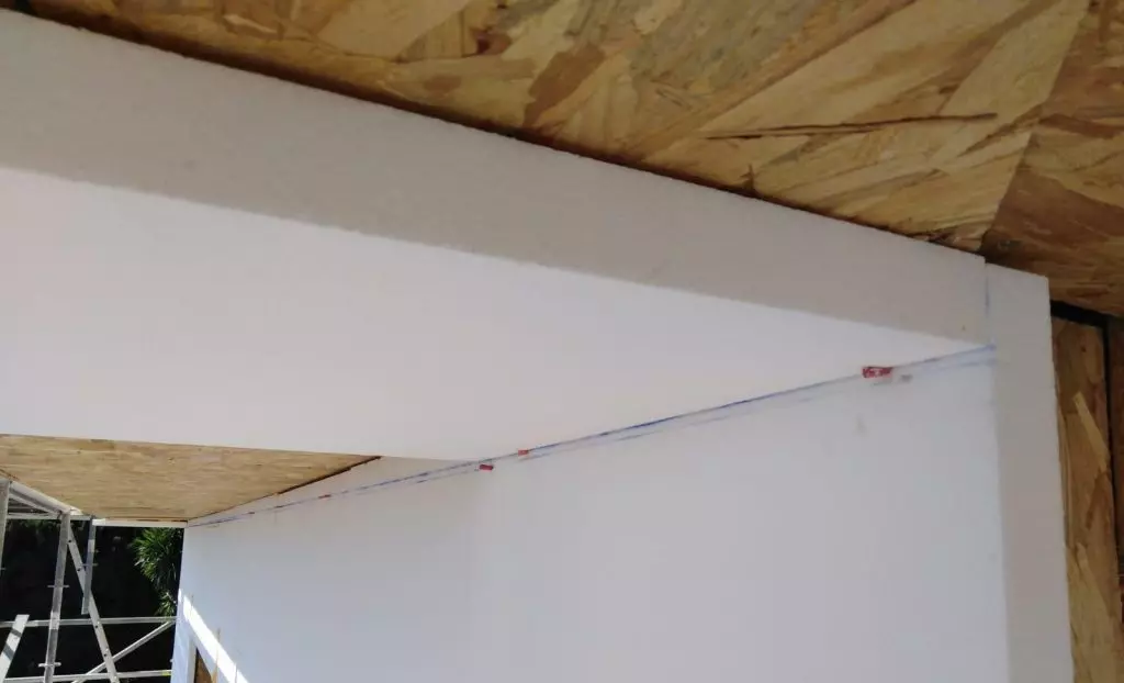 Sate en aleros de madera